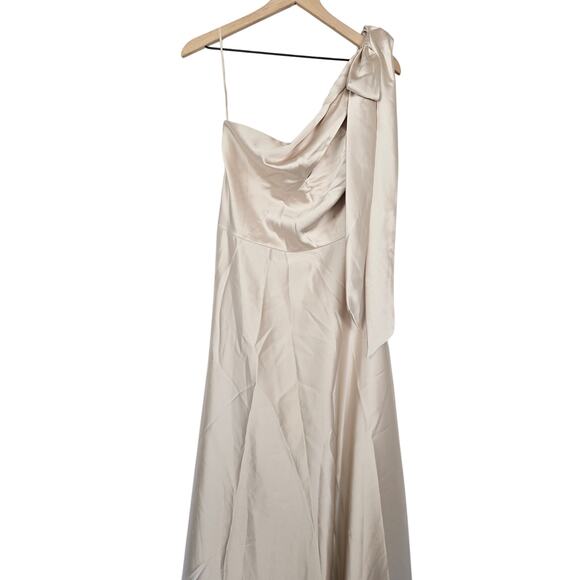 Amsale Dress Size 10 Bow One Shoulder Satin Maxi Gown in Champagne Light Gold - Picture 5 of 8